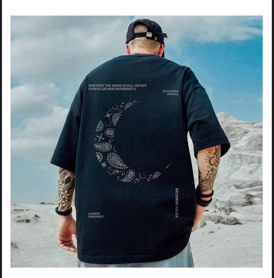 Unisex Oversized Graphic T-Shirt – Streetwear Collection