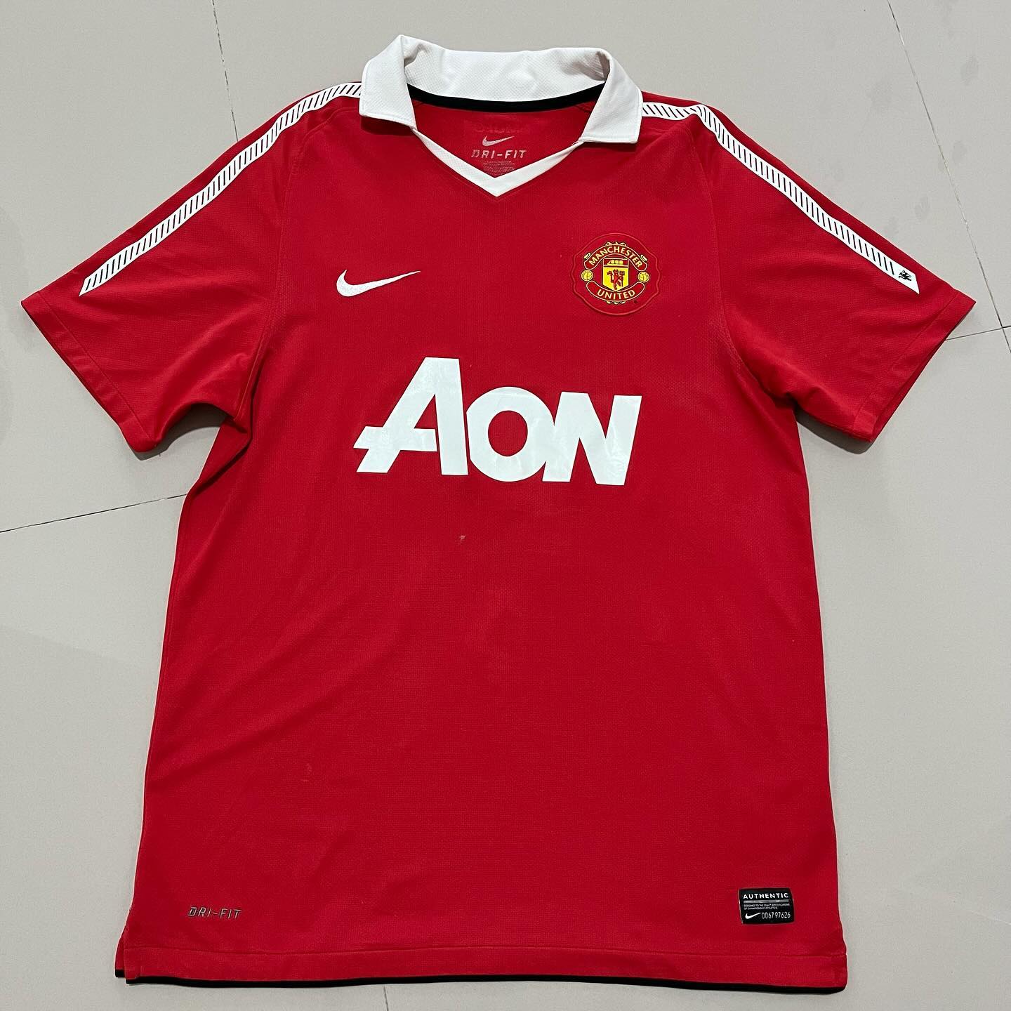 Manchester United home and away kit