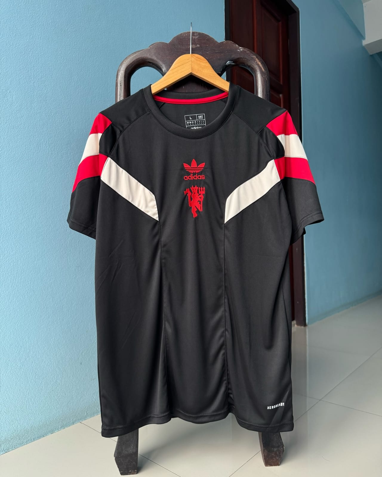 Manchester United home and away kit